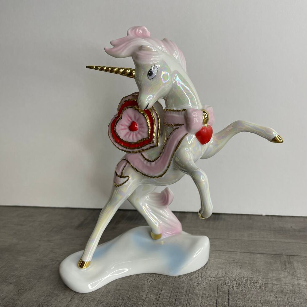 Rare FRANKLIN MINT Unicorn Iridescent Heart Figurine Where Loving Hearts Meet